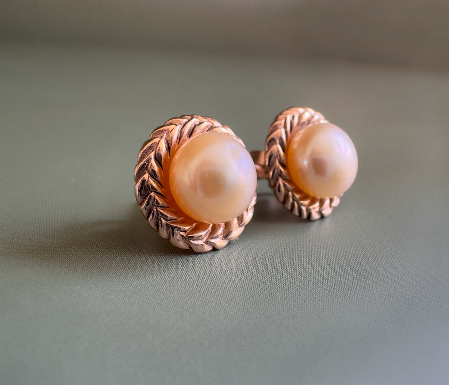 Braided Wreath Studs // 14KR // Peach Button Pearls
